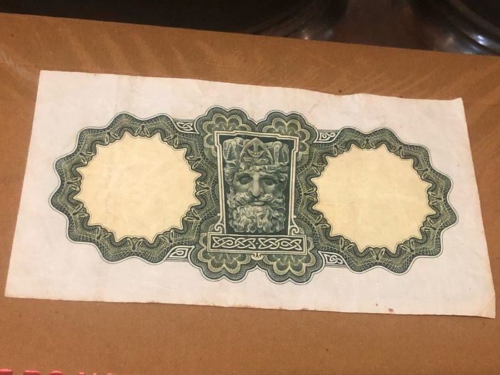 1 Pound Lavery 1971 Post included