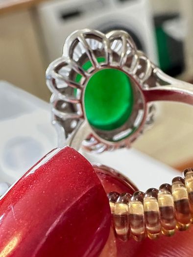 18k white gold Jade Ring with diamonds
