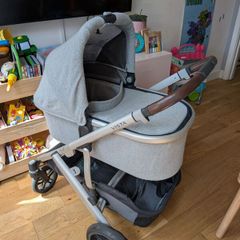 Uppababy Vista V2 in Stella Grey (2021)