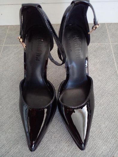 Rita Ora heels UK3