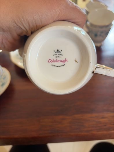 Beautiful vintage Colclough Braganza, pattern 8454, English bone china tea set.