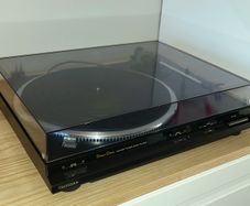 Technics SL DD33 Turntable.
