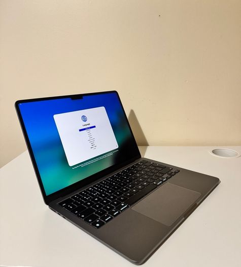 Macbook Air M2 2024 | 16gb | Like New