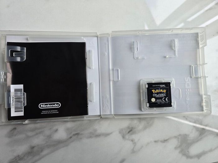 Pokemon black version original!!