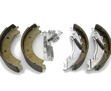 Knott Avonride 200 X 50 A/rev Brake Shoes Axle Set Cw Springs