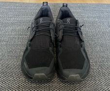 Boys On Cloud Trainers UK5.5/EUR38.5