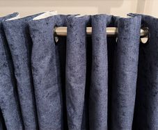 Lined patio curtains with extensible curtain pole