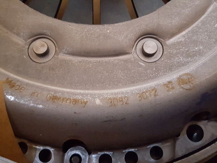 AUDI A4 A6 VW Passat 1.9 tdi ---- Complete Clutch Kit With Dual Mass Flywheel
