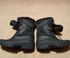 Snow boots