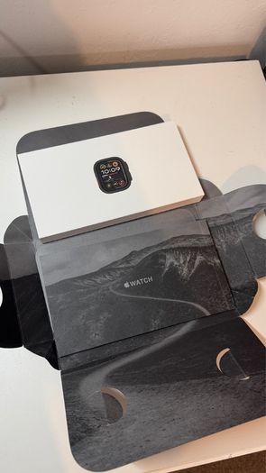 Apple Watch Ultra 2 (GPS + Cellular)