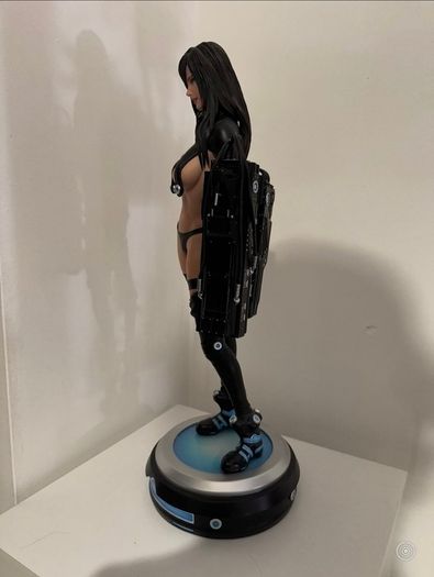 Gantz:O Reika 1/4 Scale Premium Masterline Prime 1 Polystone Resin Statue (Black Edition)