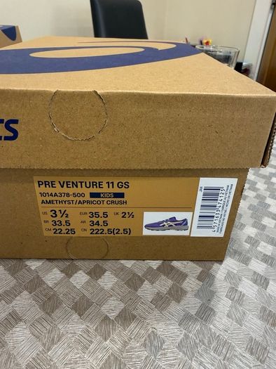 Brand new ASICS Pre Venture 11 GS kids running shoes / trainers.