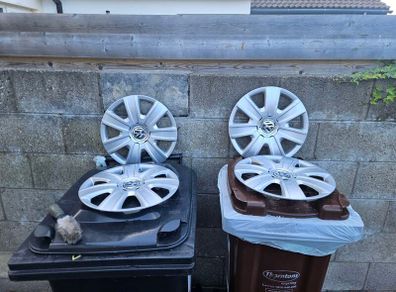 Genuine VW hubcaps 14 inch