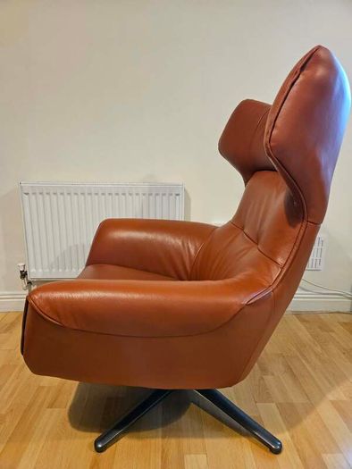 Flavio Swivel Leather Chair