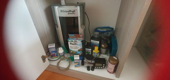 Diversa 300L Fish Tank with Cabinets + Accessories
