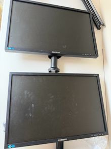 Samsung monitor (x2) and dual monitor stand