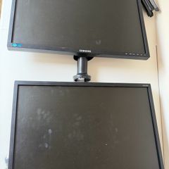 Samsung monitor (x2) and dual monitor stand
