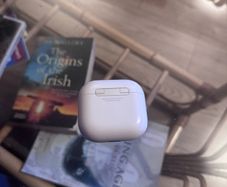 AirPods 4 case