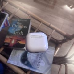 AirPods 4 case