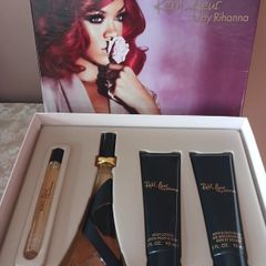 Rihanna perfume