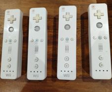 Nintendo Wii controllers x 4