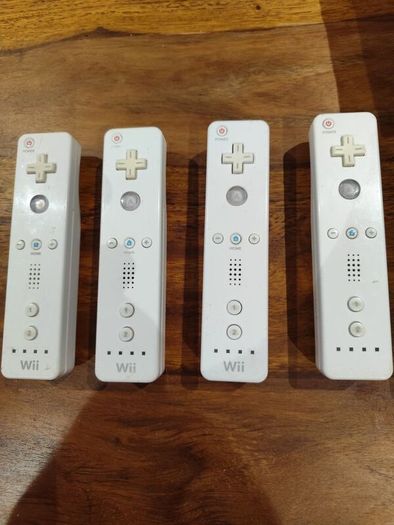 Nintendo Wii controllers x 4