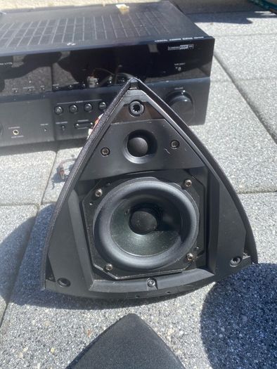 6x Bang Olufsen BeoLab 4 speakers with Yamaha AV Receiver RX-V775