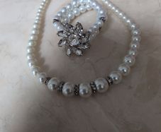 Pearl Necklace & Bracelet With Stone Pattern. . -   New.