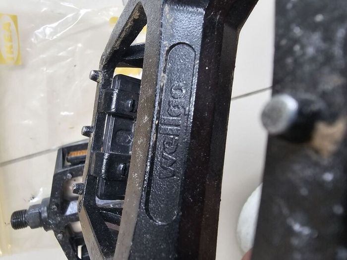 Wellgo Flat Platform Bike Pedals, Pair