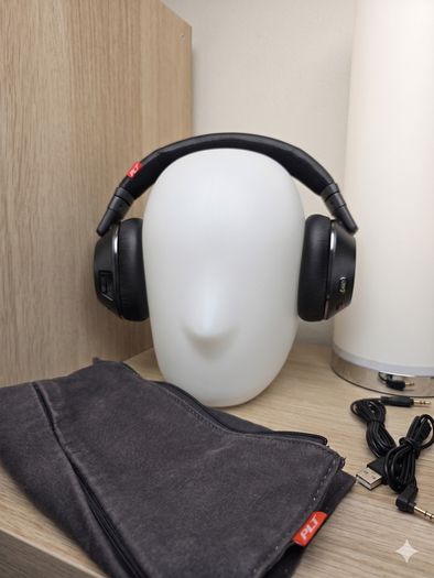 Plantronics Voyager 8200 UC  Noise Cancelling Headset