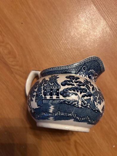 Vintage 1940s Arklow Pottery Blue Willow Creamer / Milk Jug