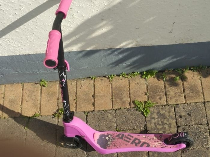 Aero light up scooter
