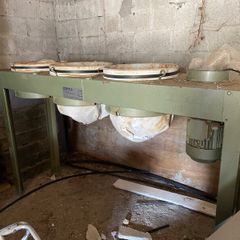 Dust extractor