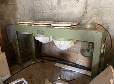 Dust extractor
