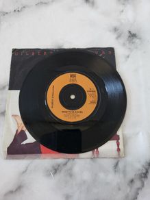 Gilbert O'Sullivan what's in a kiss 7 inch final