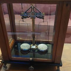GALLENKAMP & Co apothecary scales