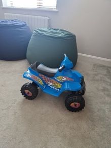 Mini Quad for a toddler 6V