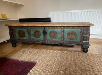 Chest / Blanket Box