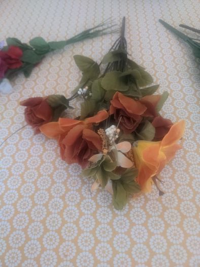 Artificial bunches of flowers