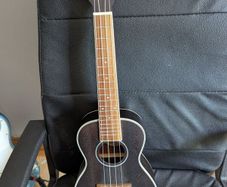 Adam Black ukulele