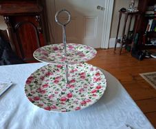 Cake stand