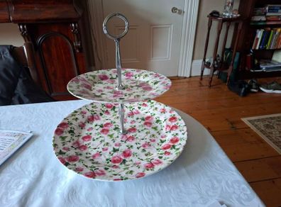 Cake stand