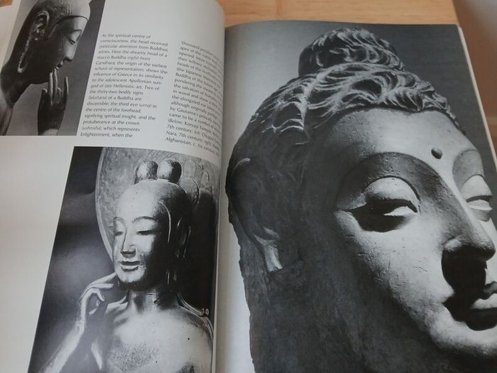 Buddha The Intelligent Heart Alistair Shearer Thames and Hudson Art and Imagination PaperbackBuddha The Intelligent Heart Alistair Shearer Thames and Hudson Art and Imagination Paperback