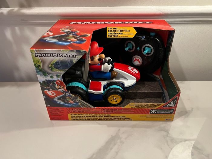 Mario Kart Anti-Gravity Mini RC Racer