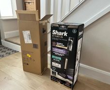 Brand new Shark Stratos Anti Hair Wrap Plus Pet Pro Cordless Vacuum, model IZ400UKT