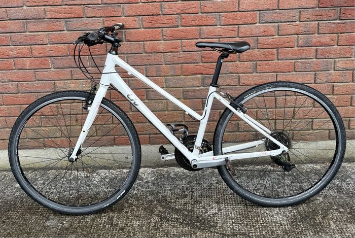 Giant Liv Alight 3 Hybrid Bike