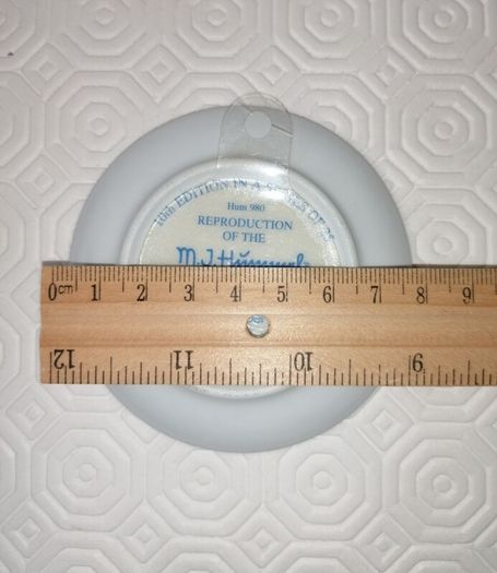 Hummel Mini Plate 1980 "School Girl"
