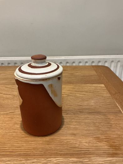 Pottery container