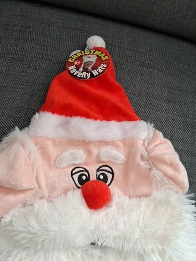 Christmas novelty santa hat.