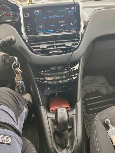 LHD Peugeot 208